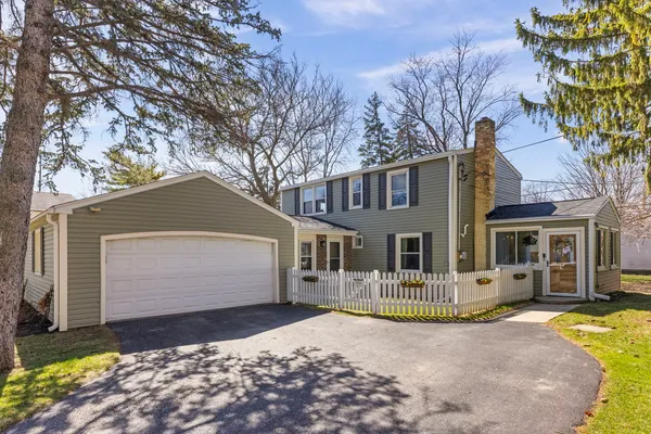 $475,000 | 934 South Highland Avenue, Arlington Heights, IL 60005