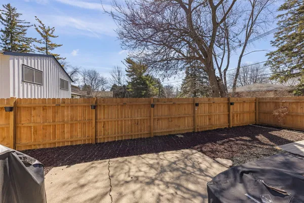 $475,000 | 934 South Highland Avenue, Arlington Heights, IL 60005