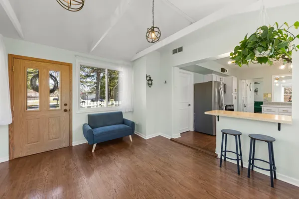 $475,000 | 934 South Highland Avenue, Arlington Heights, IL 60005