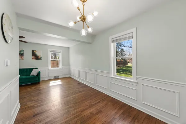 $475,000 | 934 South Highland Avenue, Arlington Heights, IL 60005