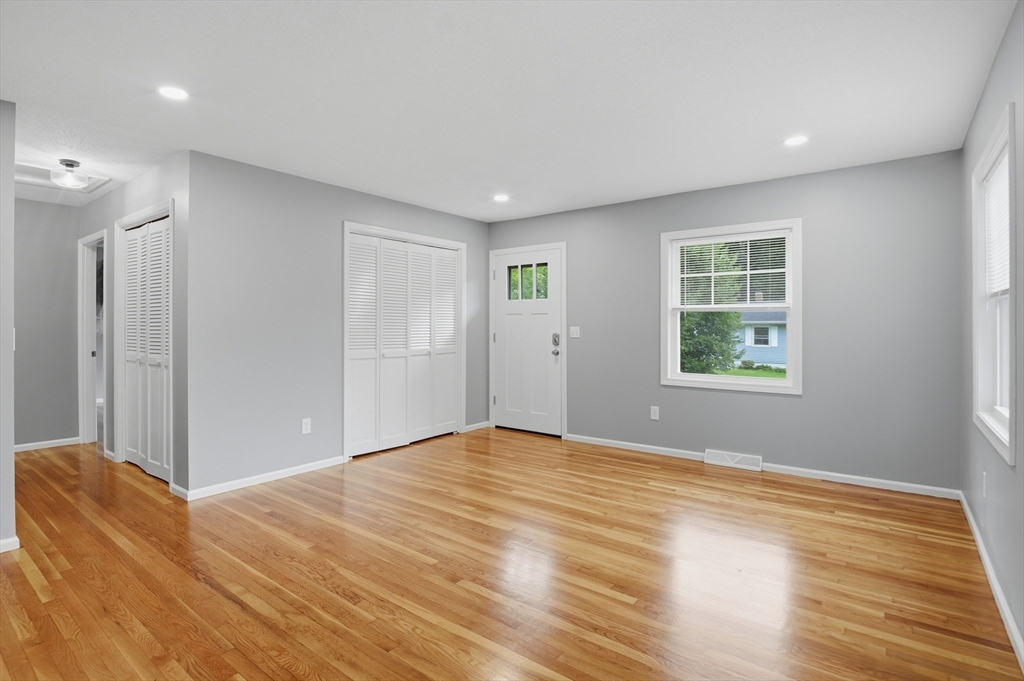 3 Hingham Road, Unit 1 Worcester, MA 01606 - Photo 14 of 35