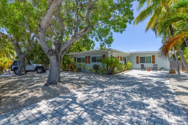 $1,599,000 | 1136 West Shore Drive, Big Pine Key, FL 33043
