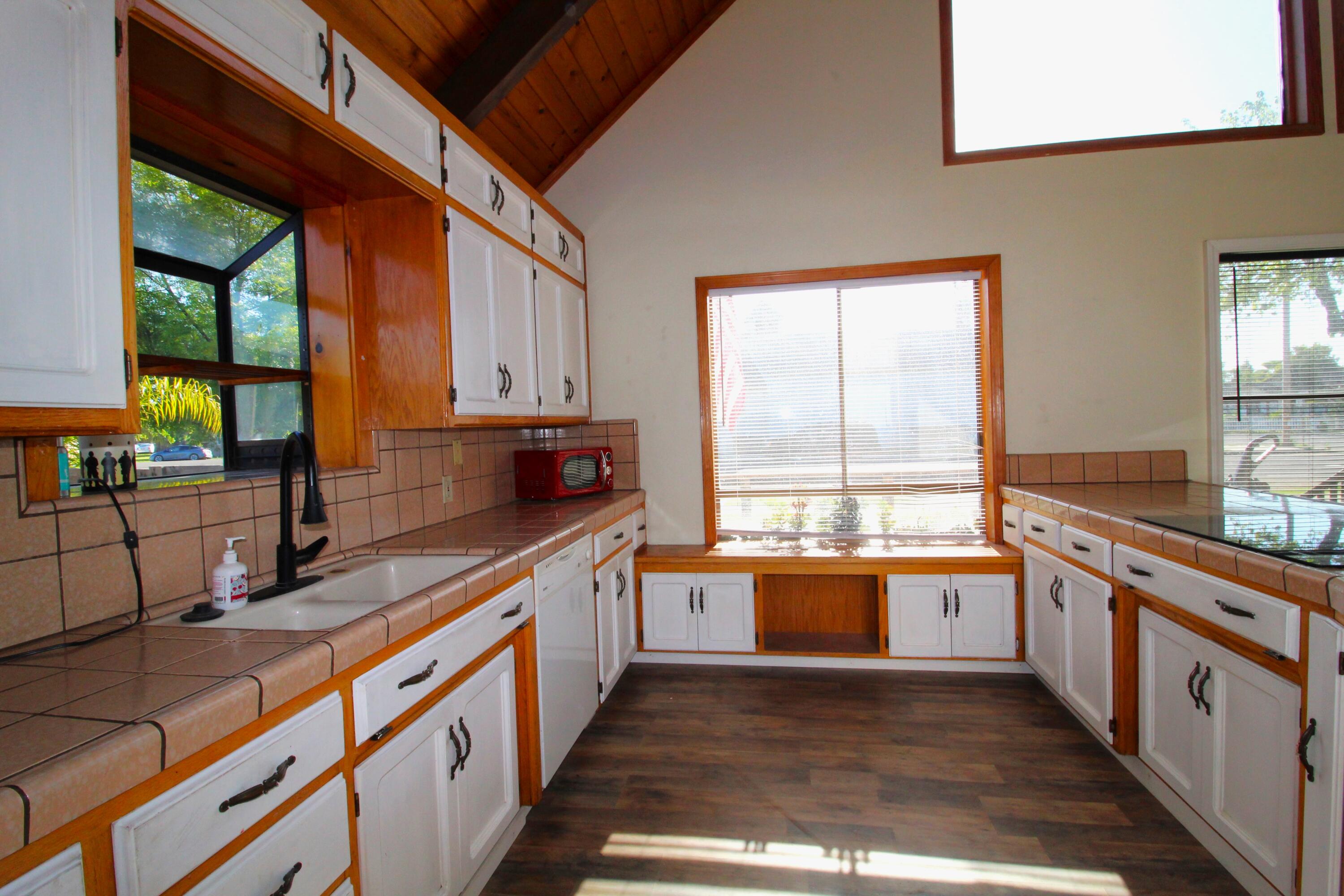 256 South Filbert Road Exeter, CA 93221 - Photo 11 of 29 IMG_8895