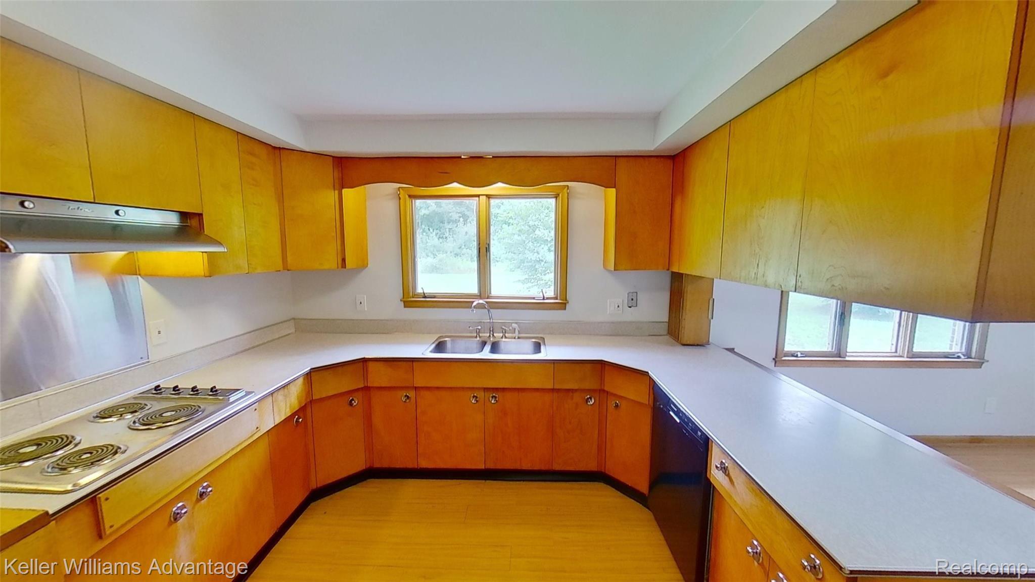 30862 West Road New Boston, MI 48164 - Photo 4 of 33 WestRd_30862_Kitchen 3.jpg