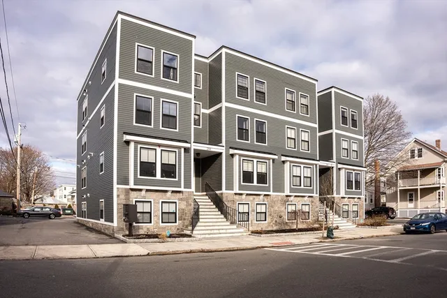 $809,900 | 244 Central Avenue, Unit 5, Medford, MA 02155