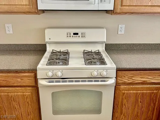 $2,100 | 2603 Solera Moon Drive, Henderson, NV 89044