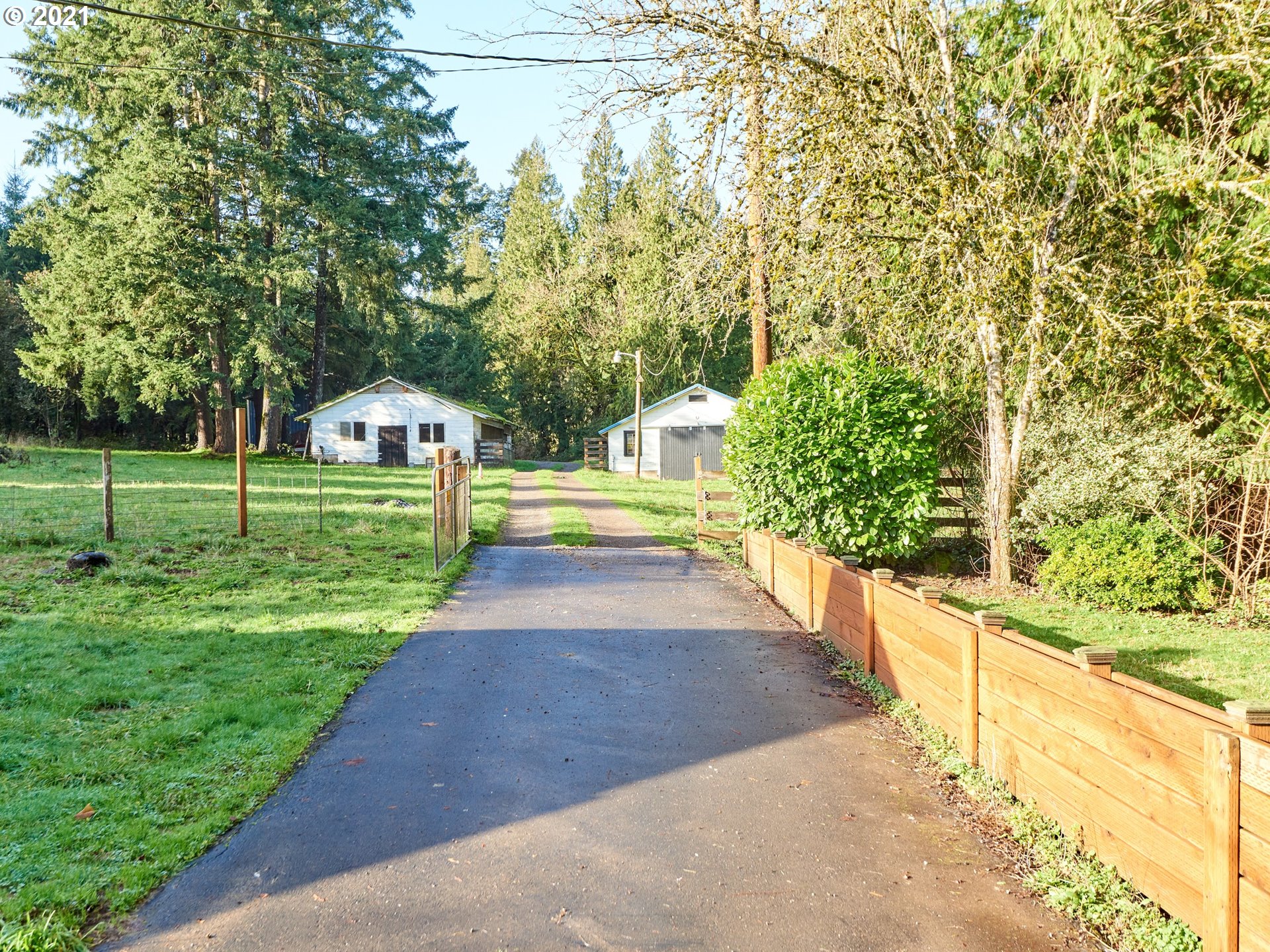 2020 Southwest Ek Road West Linn, OR 97068 - Photo 8 of 32 Gallery Image 8