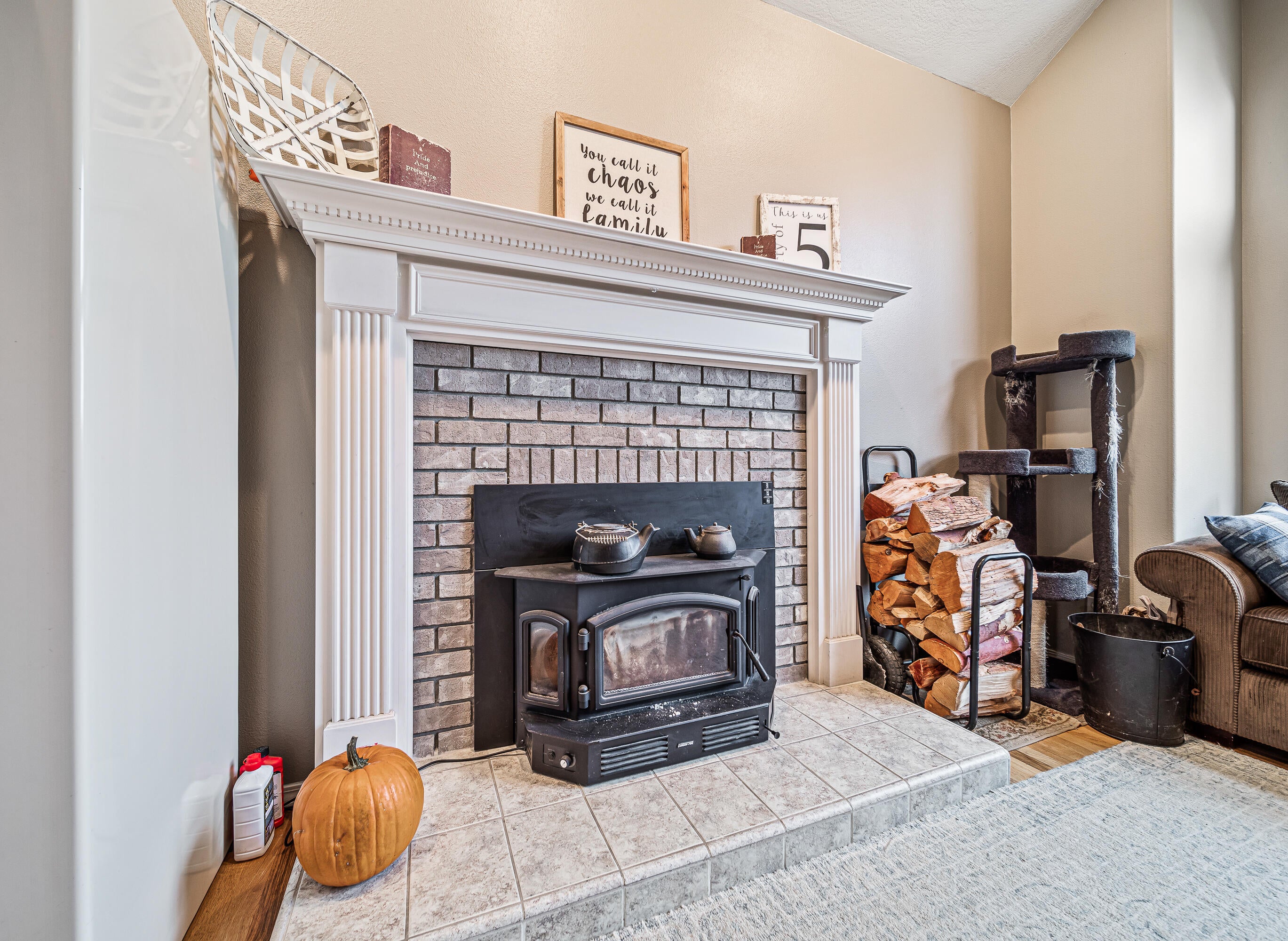 11381 Meadows Road White City, OR 97503 - Photo 8 of 46 8