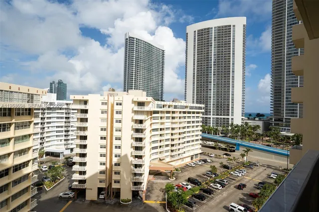 $2,600 | 1833 South Ocean Drive, Unit 1103, Hallandale Beach, FL 33009