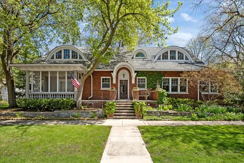 $1,950,000 | 431 Laurel Avenue, Wilmette, IL 60091