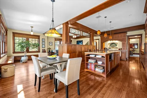 $1,950,000 | 431 Laurel Avenue, Wilmette, IL 60091