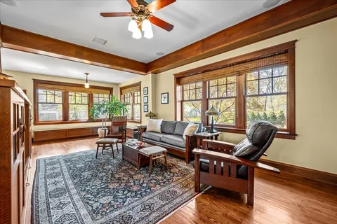 $1,950,000 | 431 Laurel Avenue, Wilmette, IL 60091