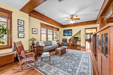 $1,950,000 | 431 Laurel Avenue, Wilmette, IL 60091