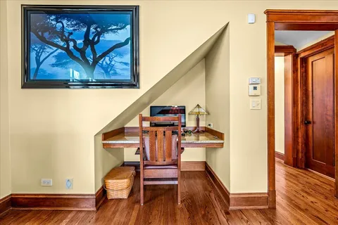 $1,950,000 | 431 Laurel Avenue, Wilmette, IL 60091