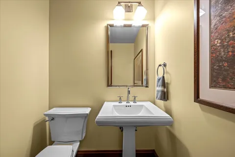 $1,950,000 | 431 Laurel Avenue, Wilmette, IL 60091