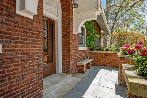 $1,950,000 | 431 Laurel Avenue, Wilmette, IL 60091