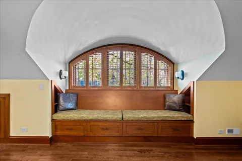 $1,950,000 | 431 Laurel Avenue, Wilmette, IL 60091