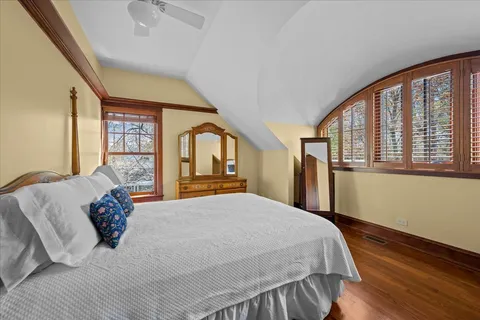 $1,950,000 | 431 Laurel Avenue, Wilmette, IL 60091