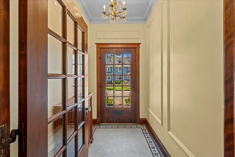 $1,950,000 | 431 Laurel Avenue, Wilmette, IL 60091