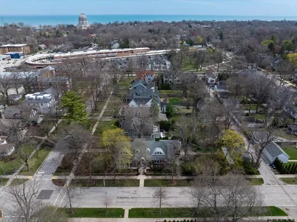 $1,950,000 | 431 Laurel Avenue, Wilmette, IL 60091