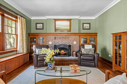 $1,950,000 | 431 Laurel Avenue, Wilmette, IL 60091