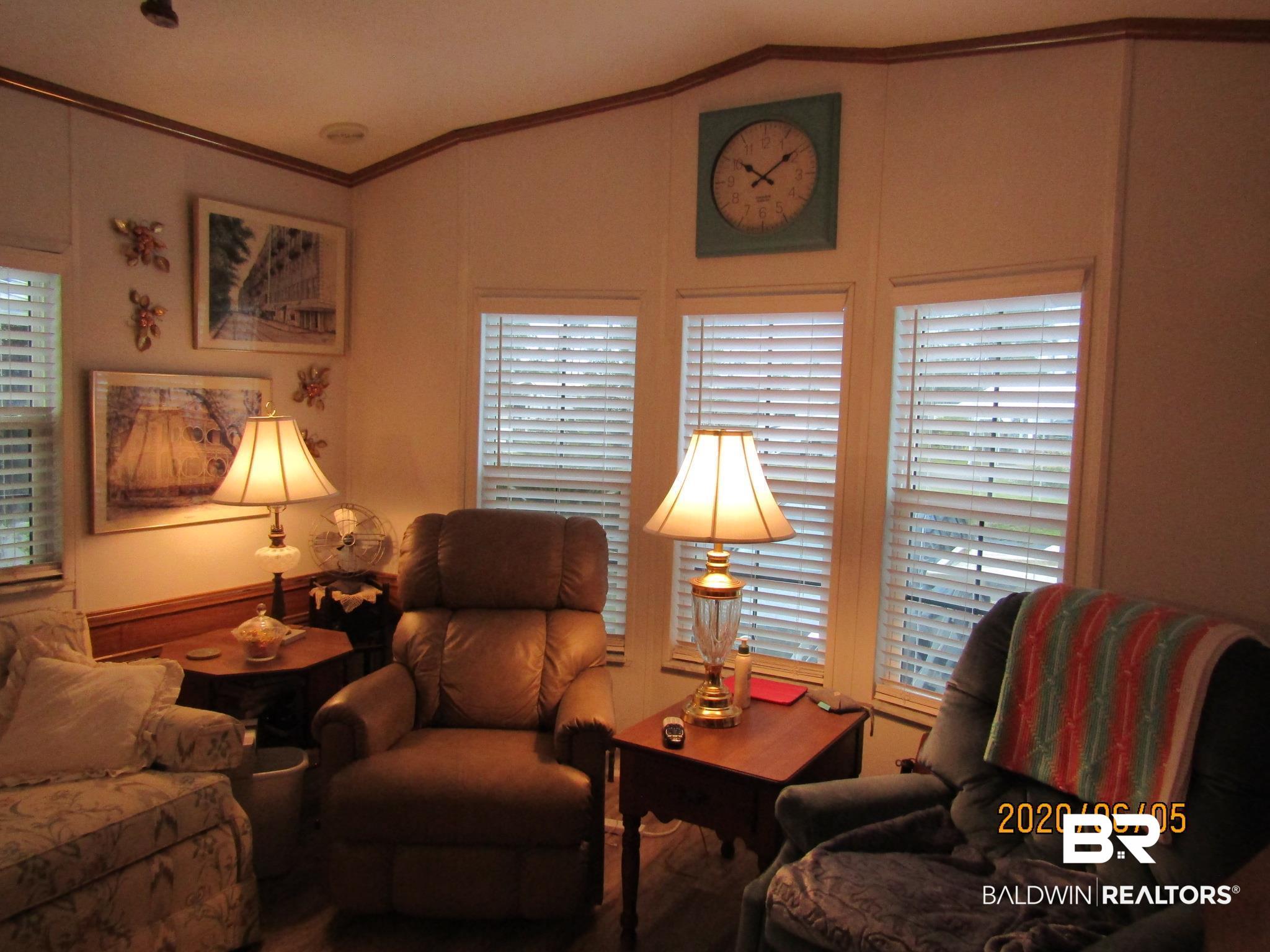252 Defuniak Circle Lillian, AL 36549 - Photo 12 of 35 Living Room