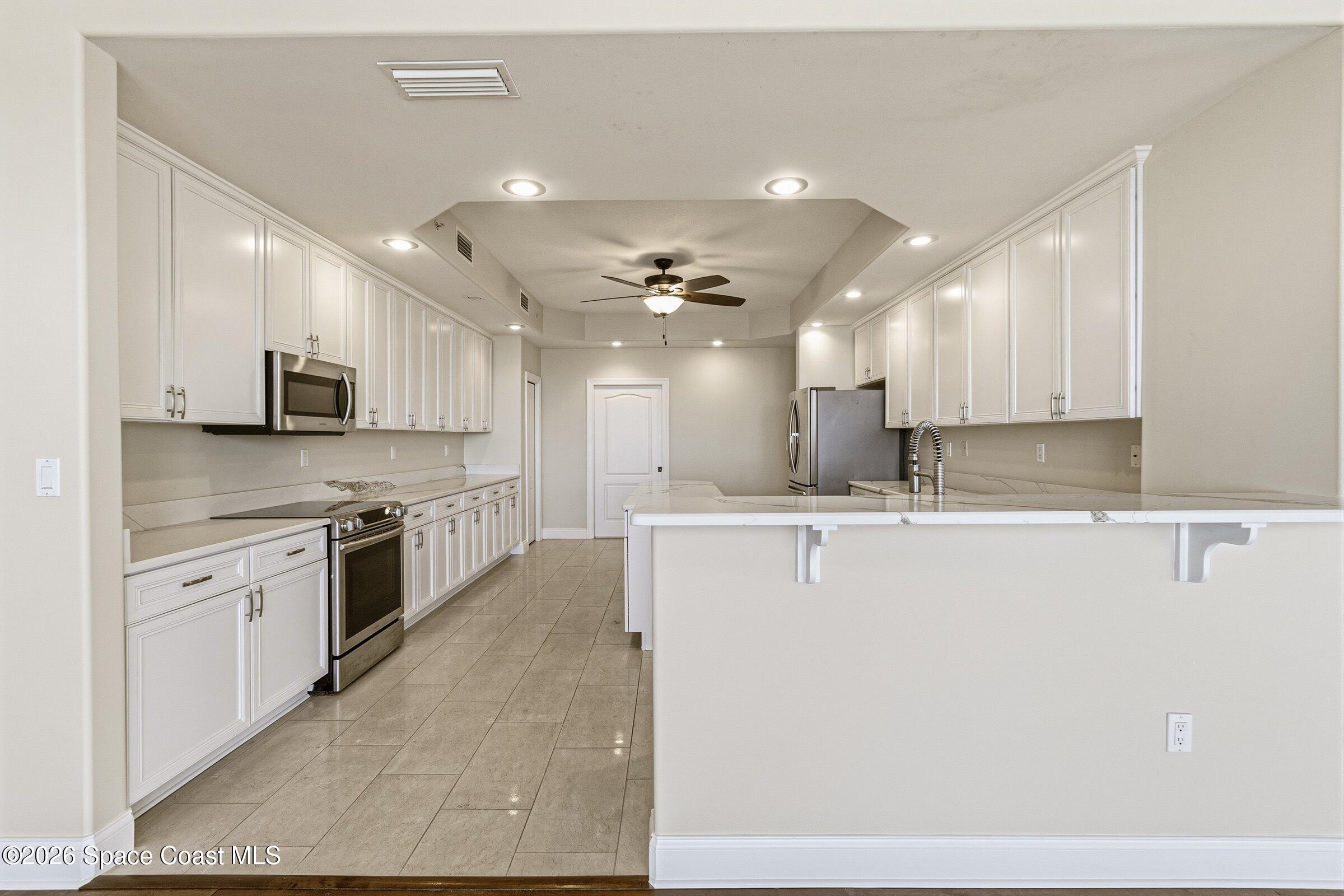 4975 Dixie Highway Northeast, Unit 301 Palm Bay, FL 32905 - Photo 22 of 61 4975-Dixie Unit 301 Kitchen