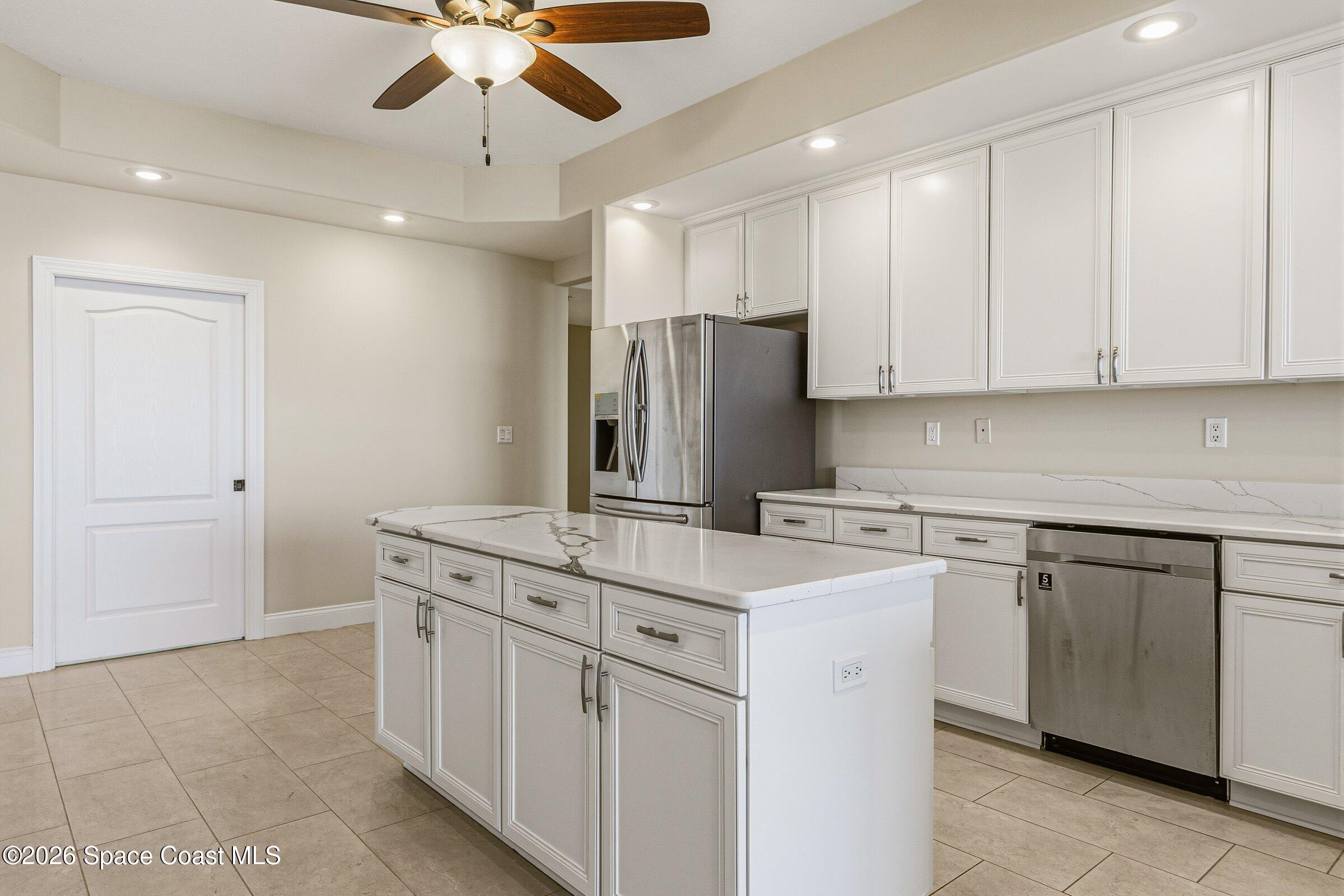 4975 Dixie Highway Northeast, Unit 301 Palm Bay, FL 32905 - Photo 23 of 61 4975-Dixie Unit 301 Kitchen