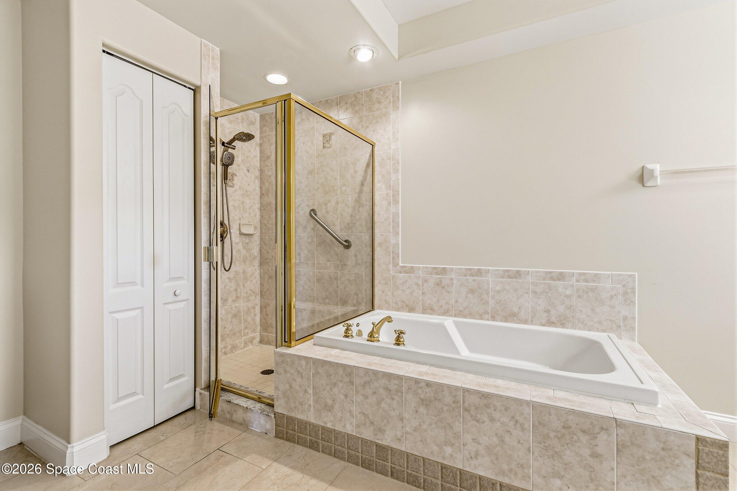 4975 Dixie Highway Northeast, Unit 301 Palm Bay, FL 32905 - Photo 32 of 61 4975-Dixie Unit 301 Pimary Bath