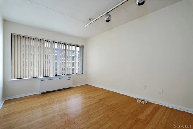 $3,695 | 400 High Point Drive, Unit PH4, Hartsdale, NY 10530