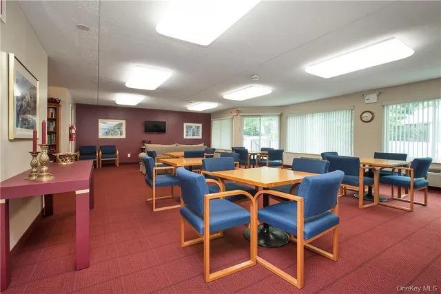 $3,695 | 400 High Point Drive, Unit PH 4, Hartsdale, NY 10530