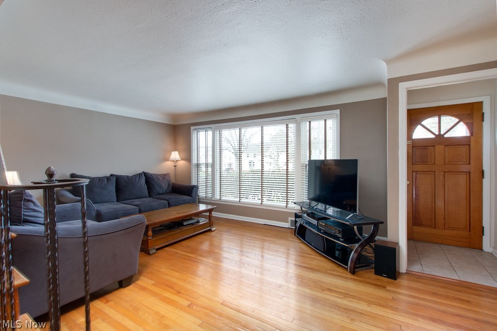 4980 Anderson Road Cleveland, OH 44124 - Photo 2 of 25
