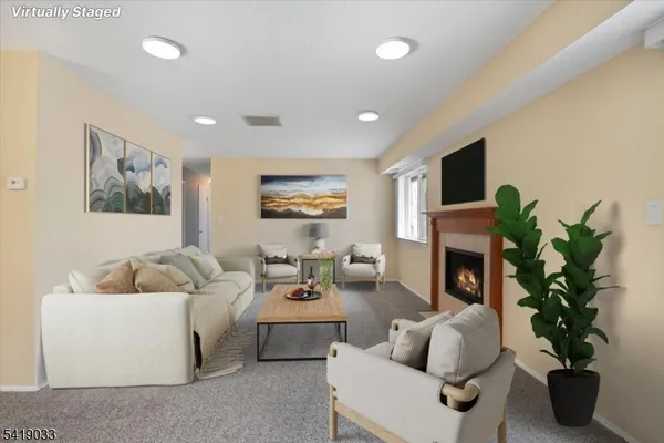 $379,000 | 80 Garden Court, Succasunna, NJ 07876