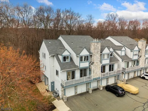 $379,000 | 80 Garden Court, Succasunna, NJ 07876