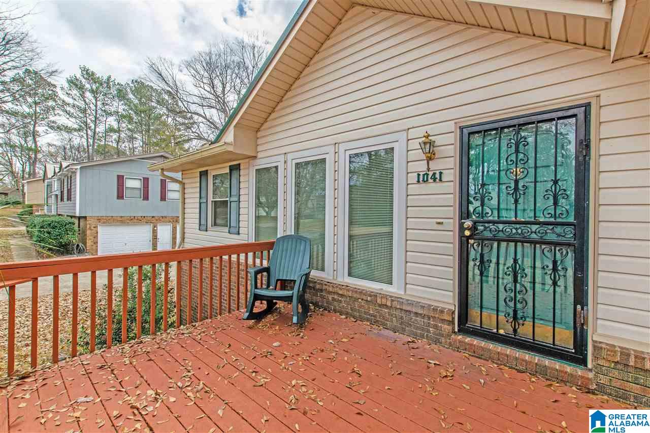 1041 Caribbean Circle Alabaster, AL 35007 - Photo 3 of 28