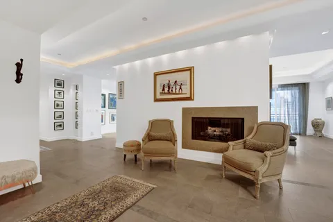 $2,375,000 | 55 West Delaware Place, Unit 1120, Chicago, IL 60610