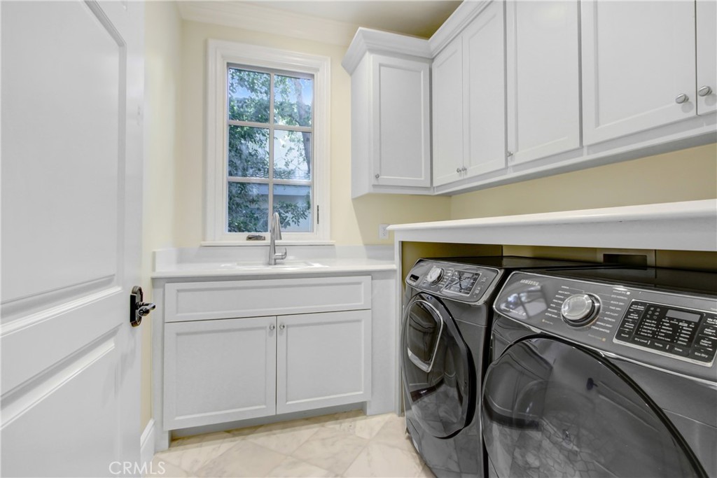 400 Santa Rosa Road Arcadia, CA 91007 - Photo 32 of 47 a utility room with dryer and washer