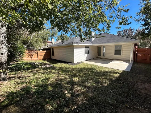 $1,995 | 2816 Beaty Court, Fort Worth, TX 76112