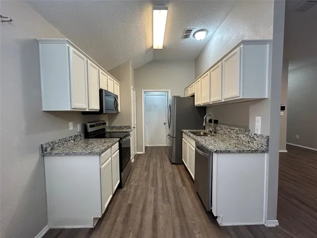 $1,995 | 2816 Beaty Court, Fort Worth, TX 76112