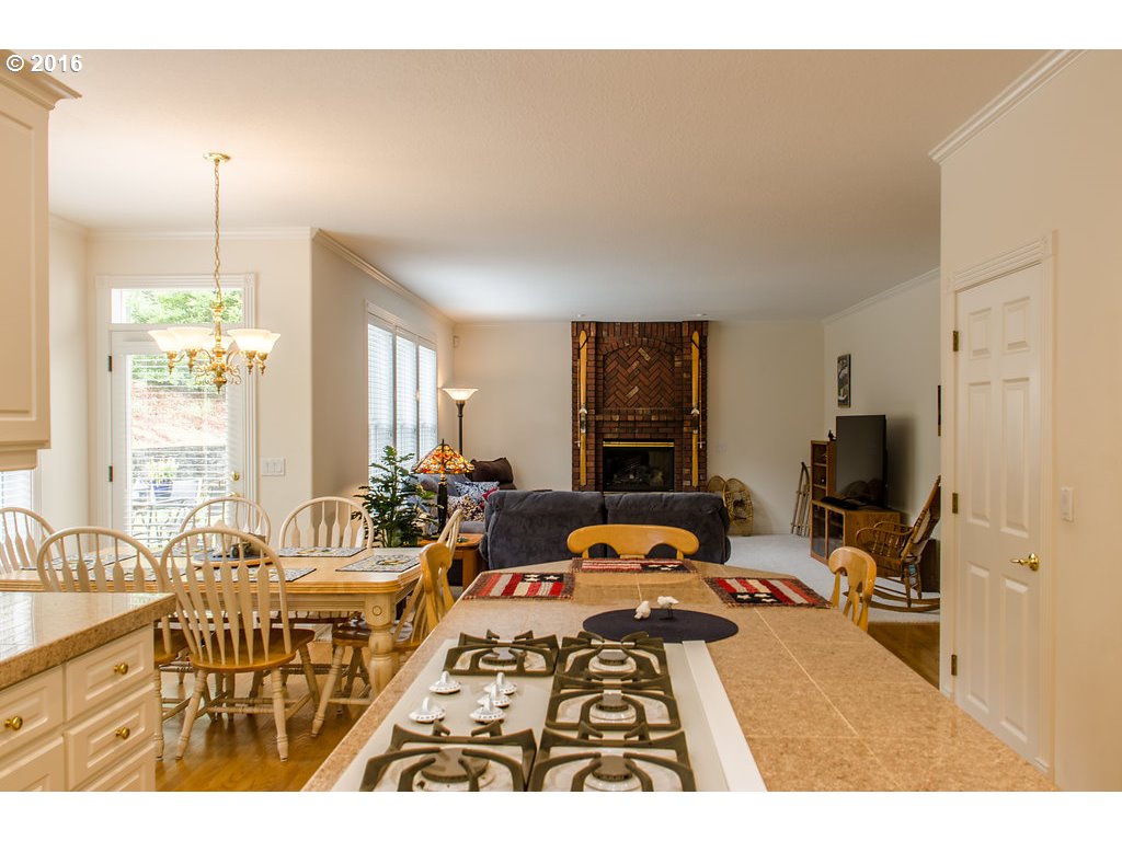 8669 Southwest Ravine Drive Beaverton, OR 97007 - Photo 11 of 29 Gallery Image 11