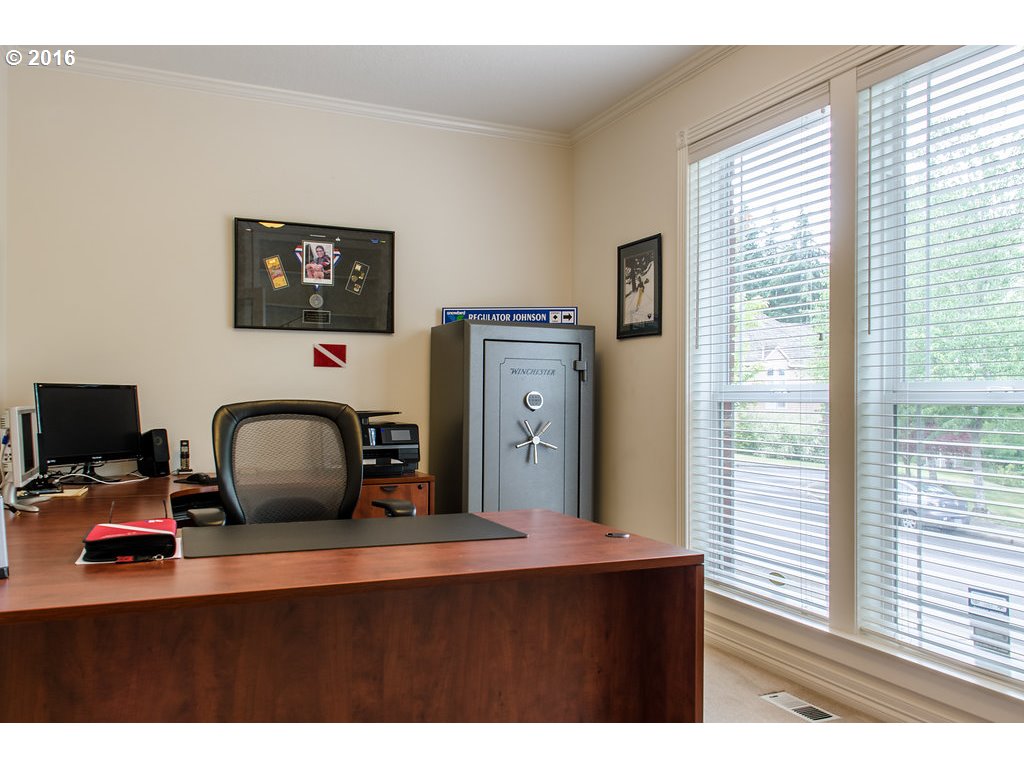 8669 Southwest Ravine Drive Beaverton, OR 97007 - Photo 14 of 29 Gallery Image 14