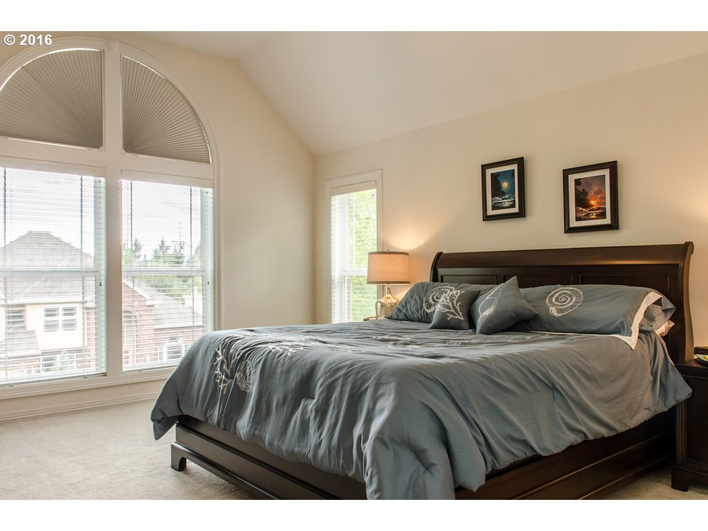 8669 Southwest Ravine Drive Beaverton, OR 97007 - Photo 17 of 29 Gallery Image 17