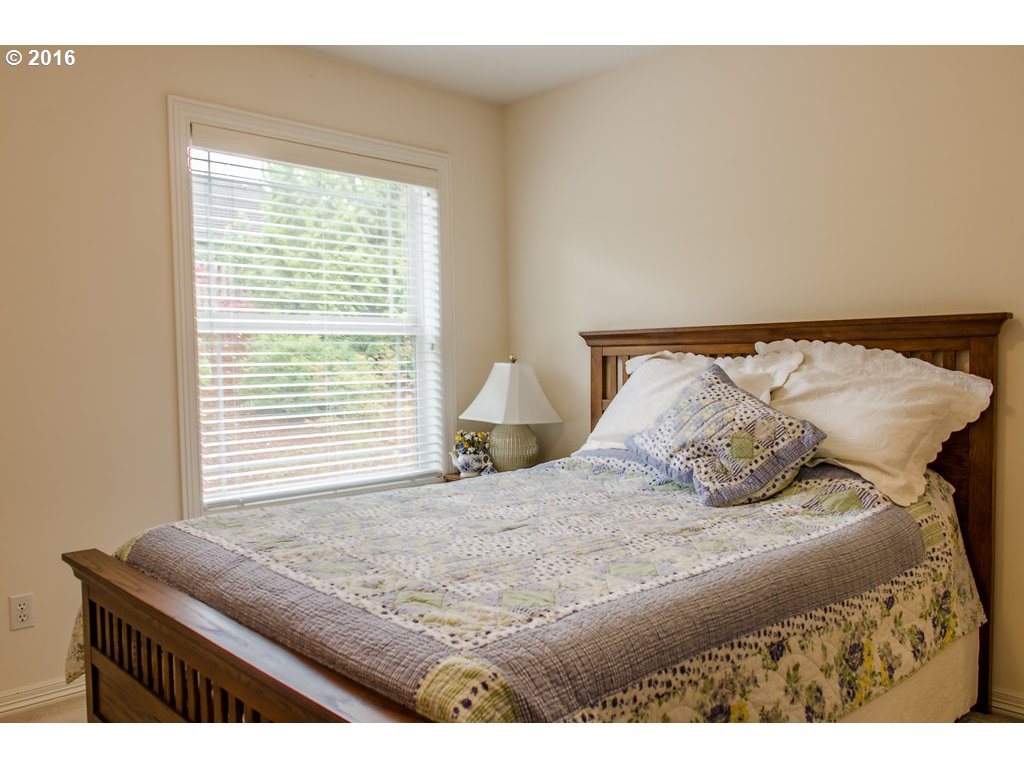 8669 Southwest Ravine Drive Beaverton, OR 97007 - Photo 21 of 29 Gallery Image 21