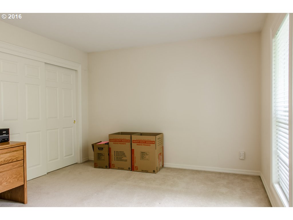 8669 Southwest Ravine Drive Beaverton, OR 97007 - Photo 25 of 29 Gallery Image 25