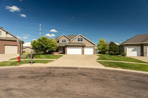 $849,000 | 4180 58 Street South, Fargo, ND 58104