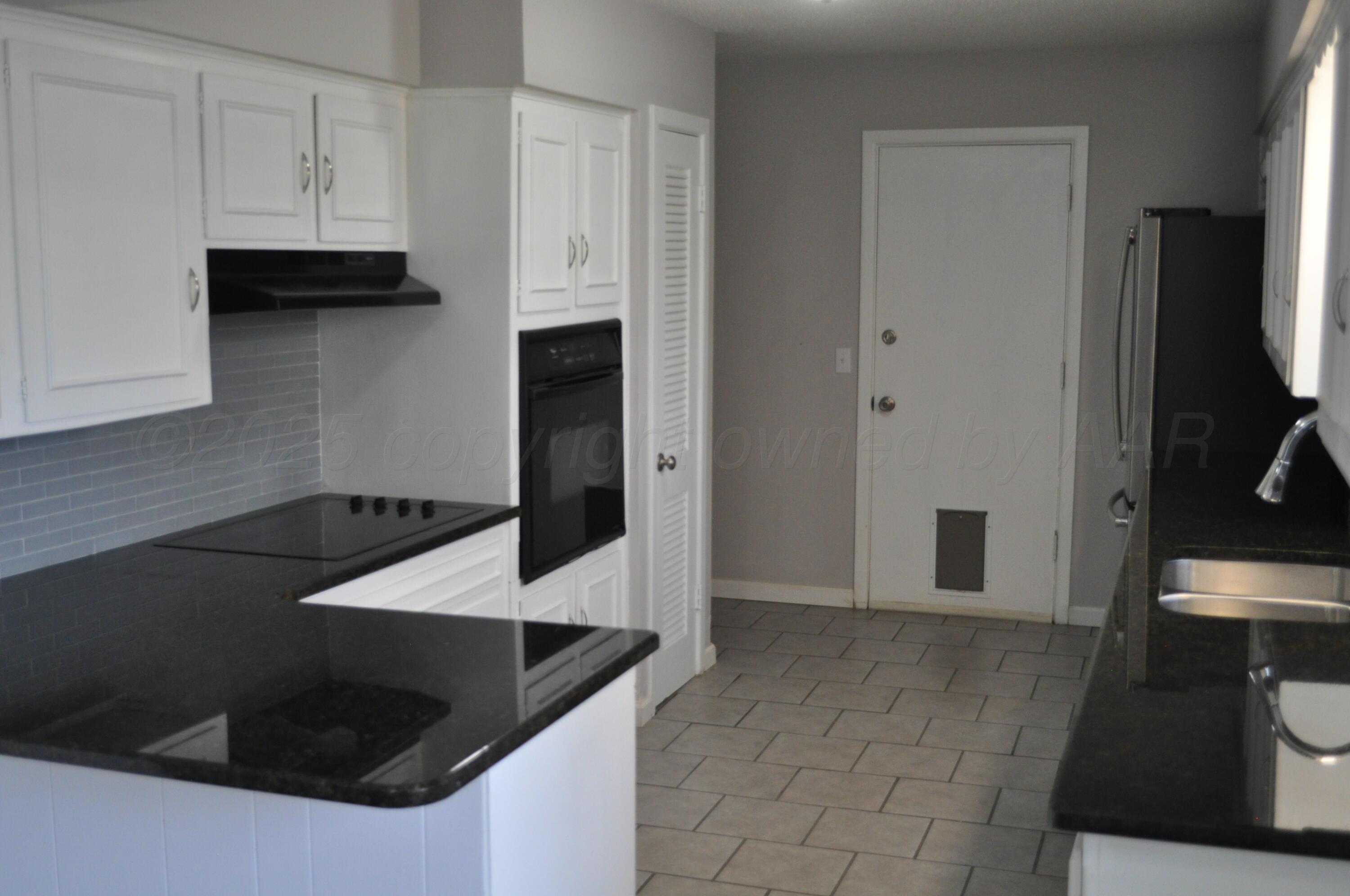 3411 Royal Road Amarillo, TX 79109 - Photo 8 of 26 Kitchen