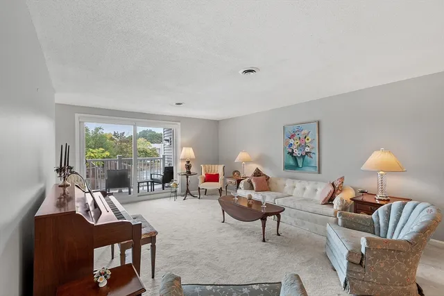 $415,000 | 255 North Road, Unit 144, Chelmsford, MA 01824