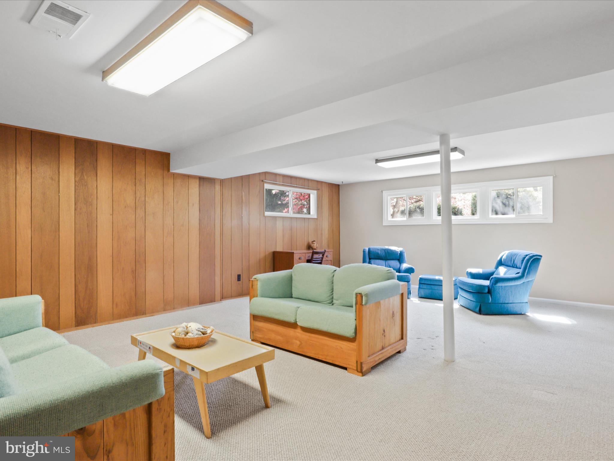 8456 Thames Street Springfield, VA 22151 - Photo 30 of 46 Family Room