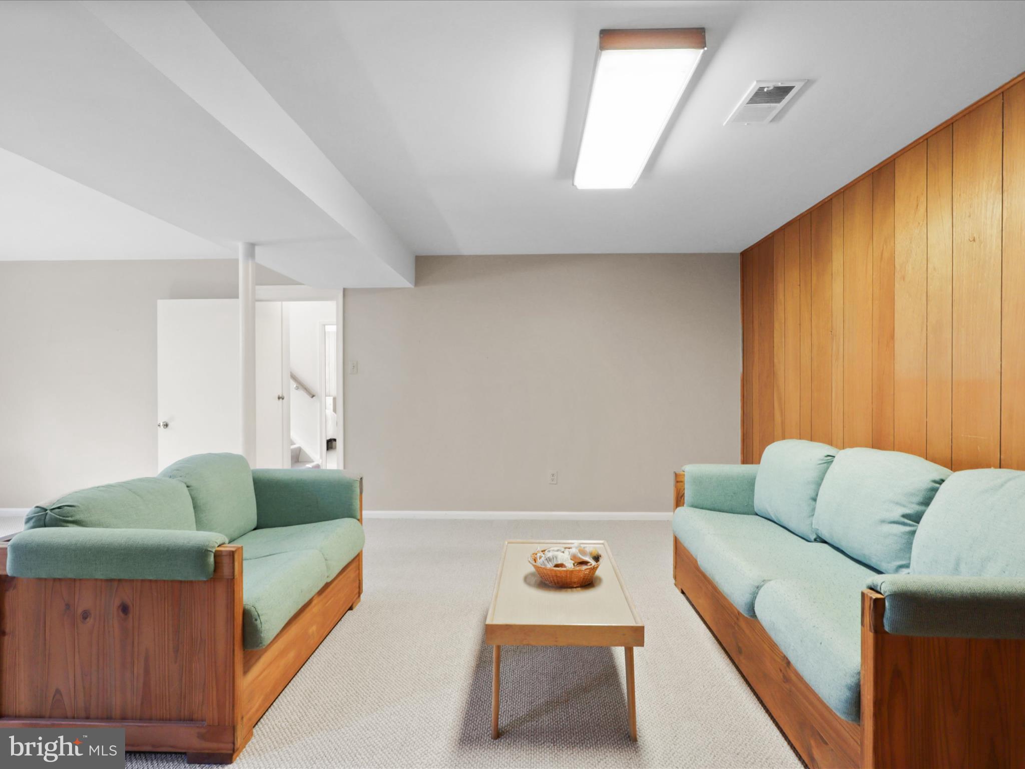 8456 Thames Street Springfield, VA 22151 - Photo 31 of 46 Family Room