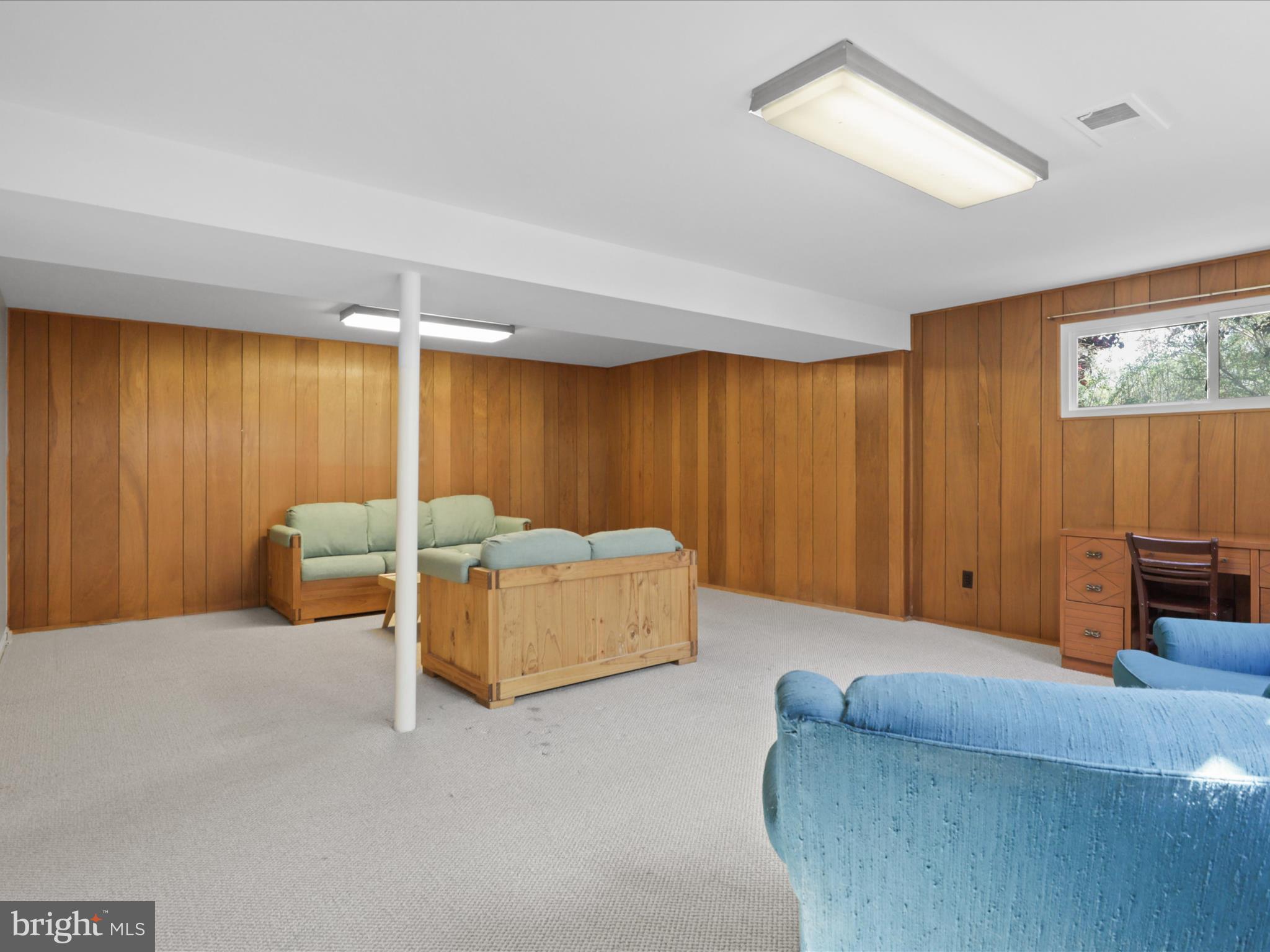 8456 Thames Street Springfield, VA 22151 - Photo 33 of 46 Family Room